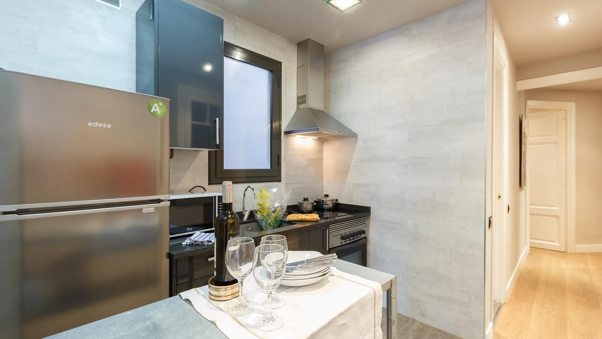 AinB Eixample - Miró Apartments Barcelona