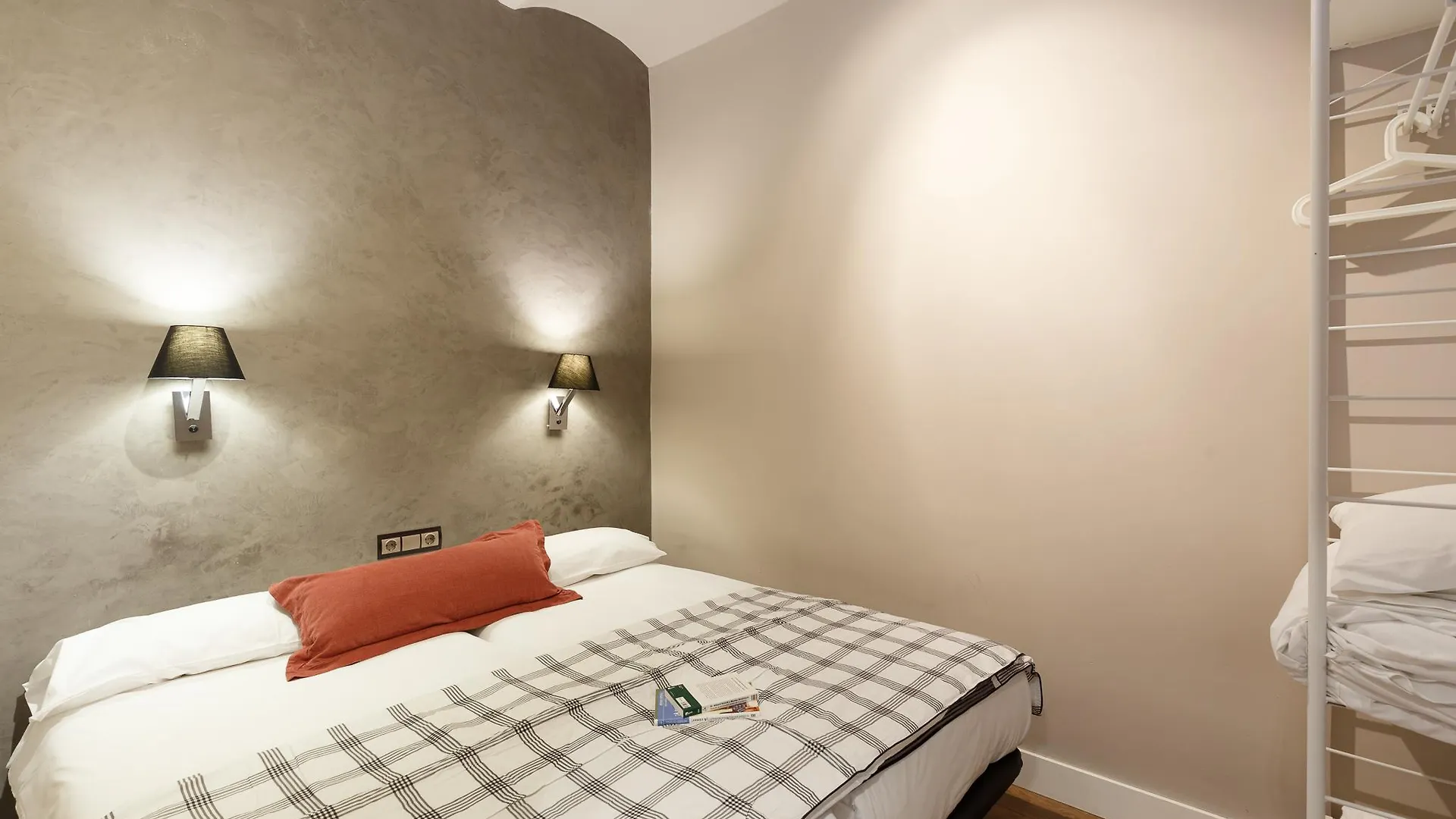 AinB Eixample - Miró Apartments Barcelona