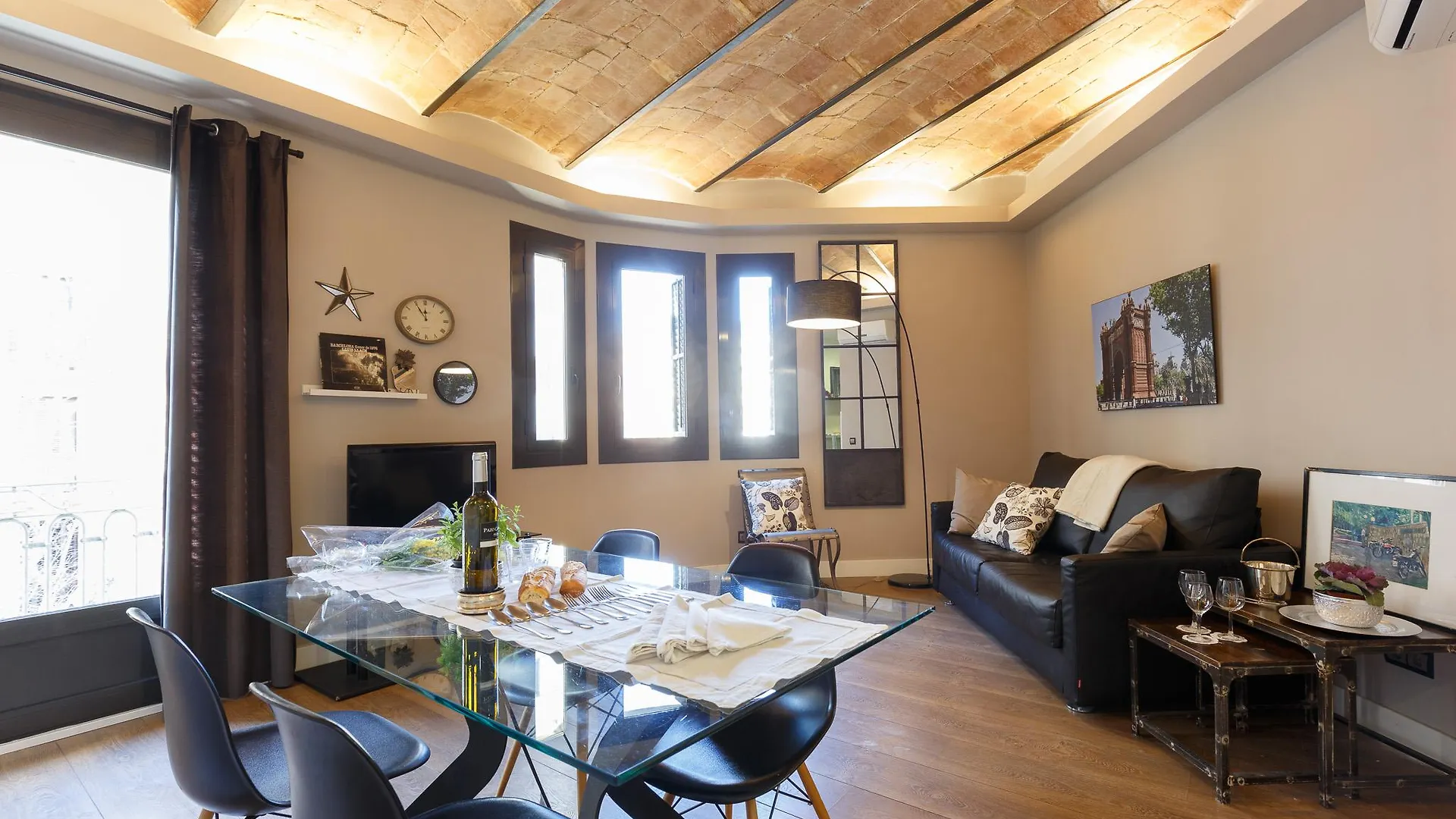 AinB Eixample - Miró Apartments Barcelona