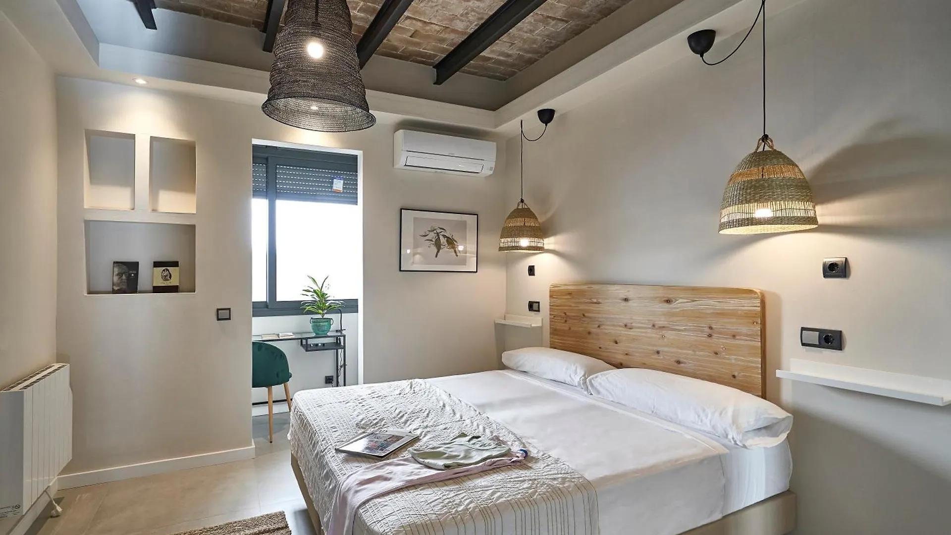 AinB Eixample - Miró Apartments Barcelona 0*,  España