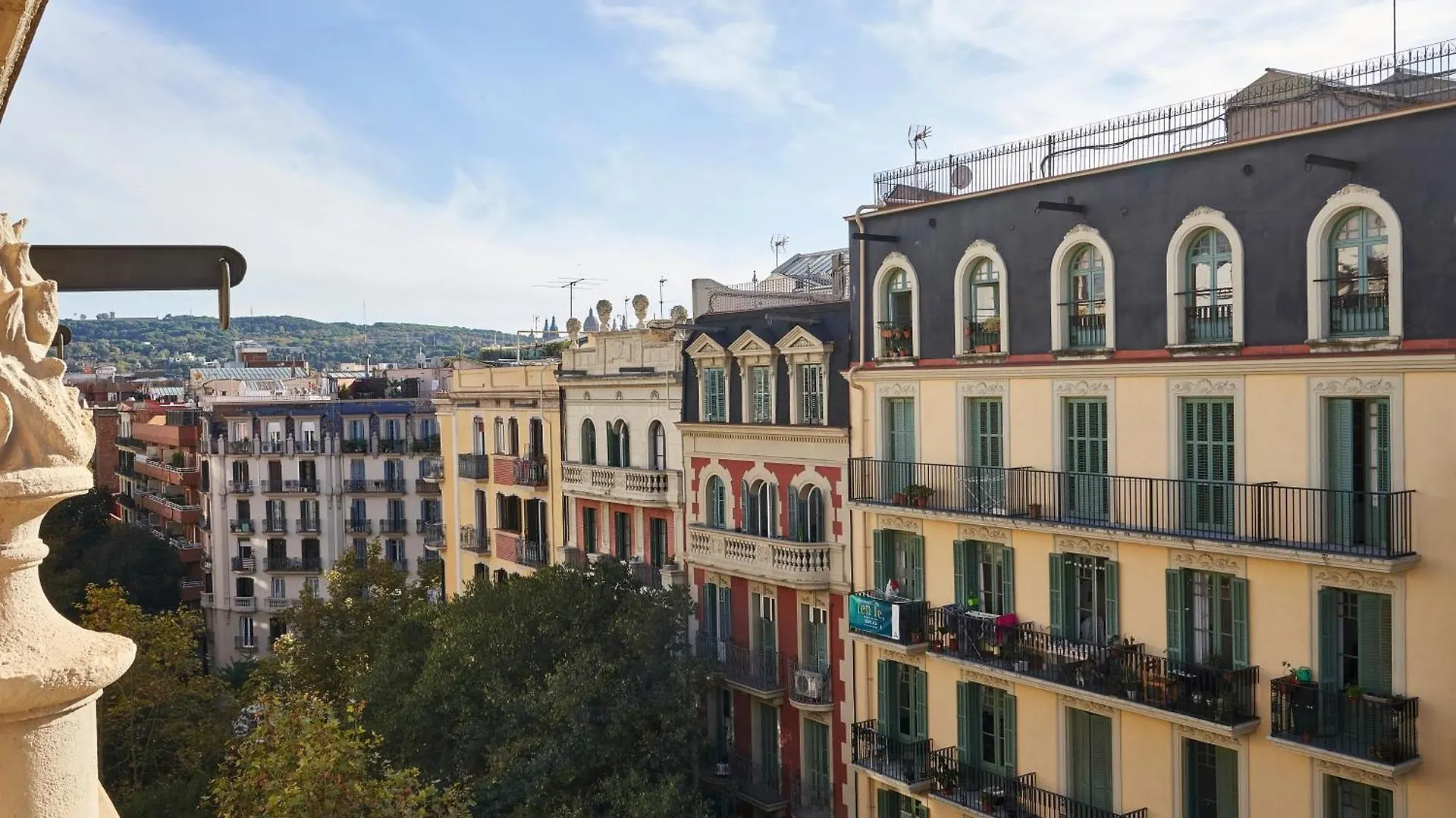 Ainb Eixample-Miro Apartments contacts